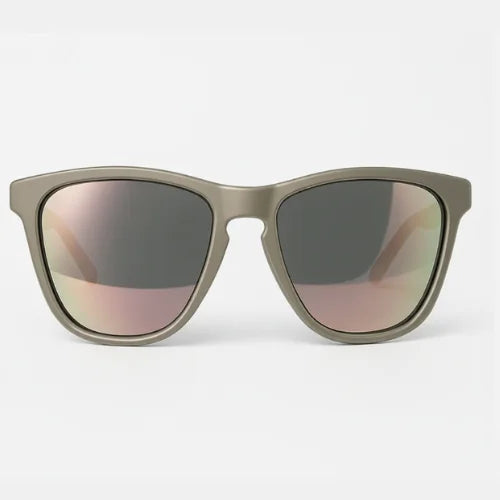 Gafas Polarized Gray UV400 | Lentes de Alta Resistencia & Estilo Wayfarer |